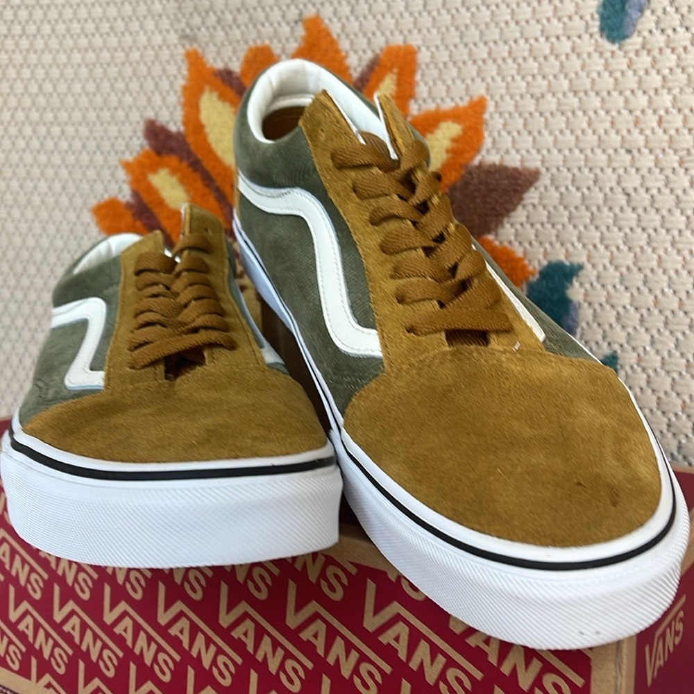 Vans WMNS Old Skool
Mini Cord Green/Brown
VN000ZNIT20A

Old Skool Corduroy - Picture 9 of 16